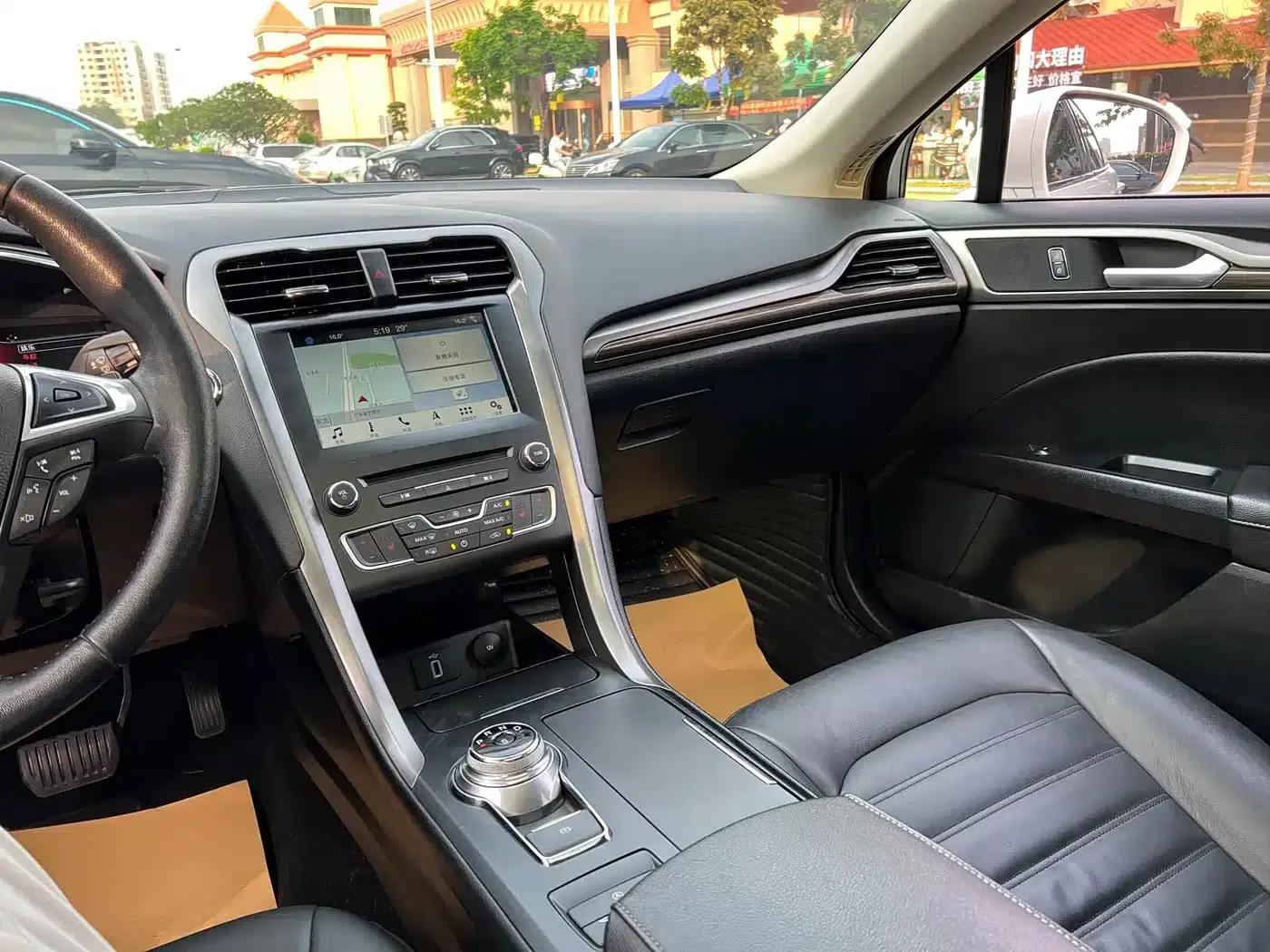 2017 Ford Mondeo EcoBoost 200 Luxury — миниатюра 15