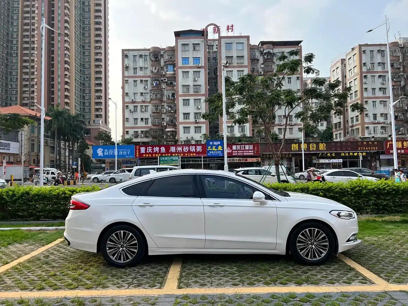 2017 Ford Mondeo EcoBoost 200 Luxury — миниатюра 7