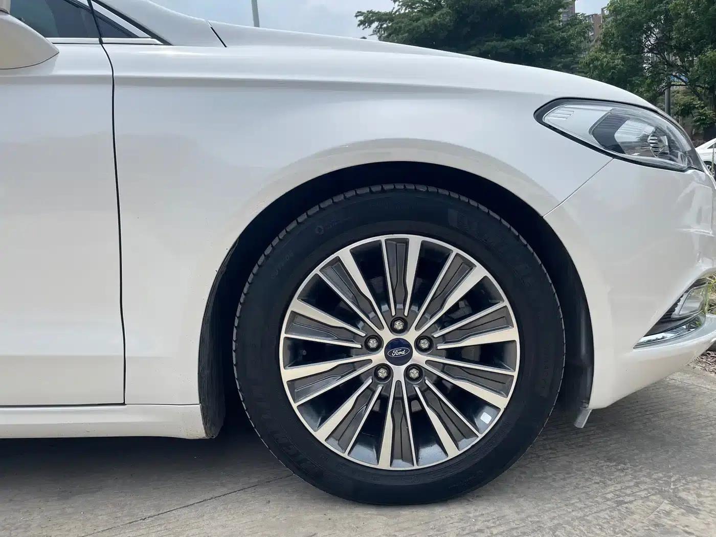 2017 Ford Mondeo EcoBoost 200 Luxury — миниатюра 8