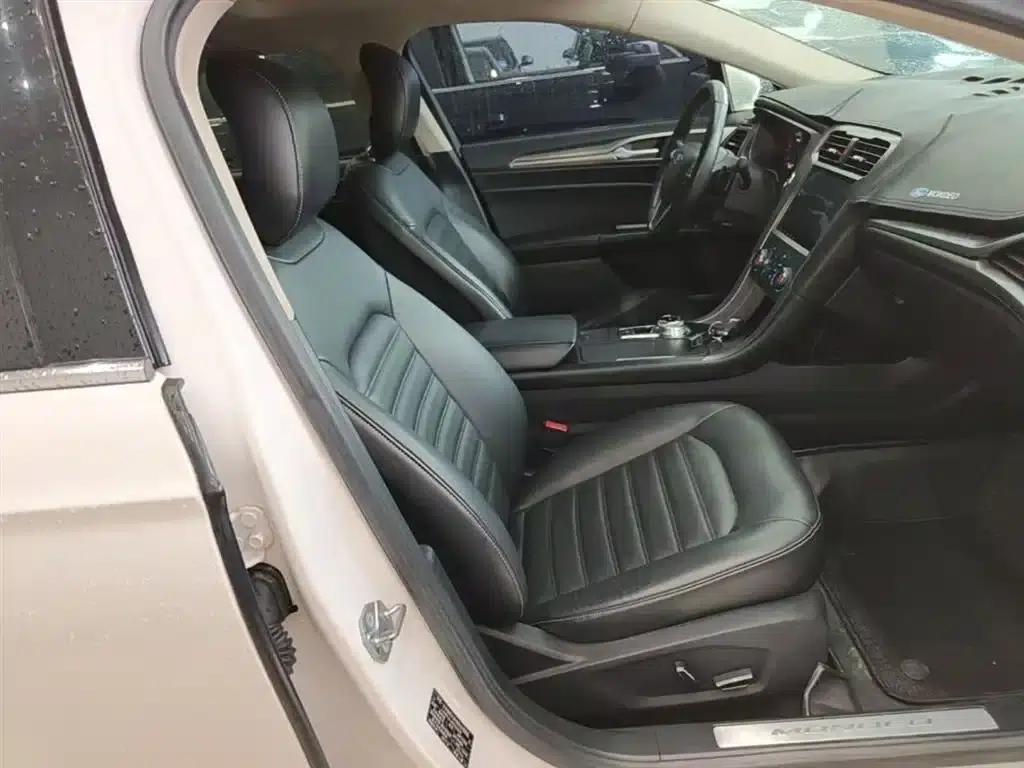 2017 Ford Mondeo EcoBoost 180 Fashion Edition — миниатюра 25