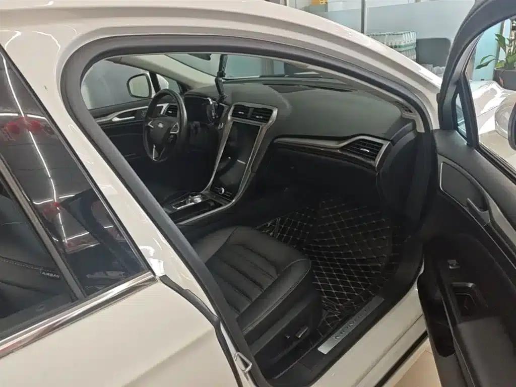2020 Ford Mondeo EcoBoost 180 Fashion Edition — миниатюра 25