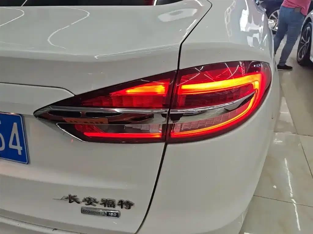 2020 Ford Mondeo EcoBoost 180 Fashion Edition — миниатюра 8