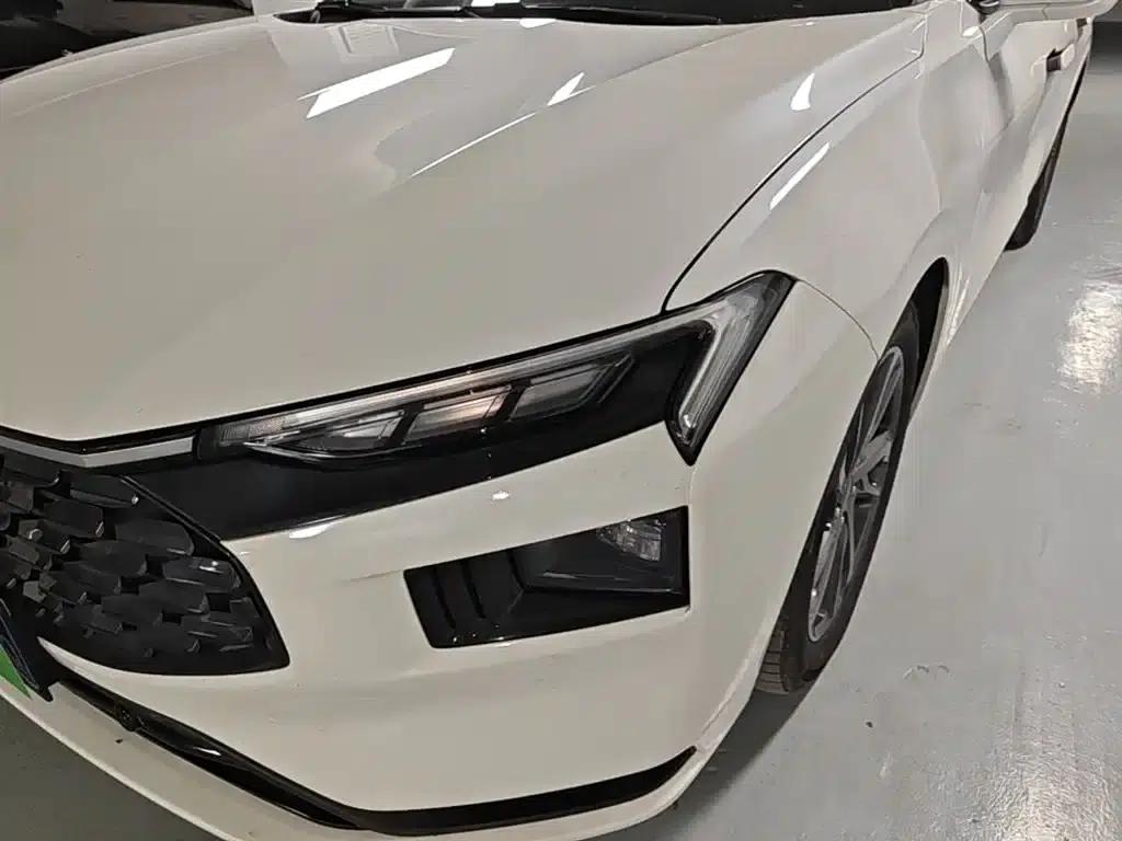 2025 Ford Mondeo 2.0T EcoBoost Luxury — миниатюра 24