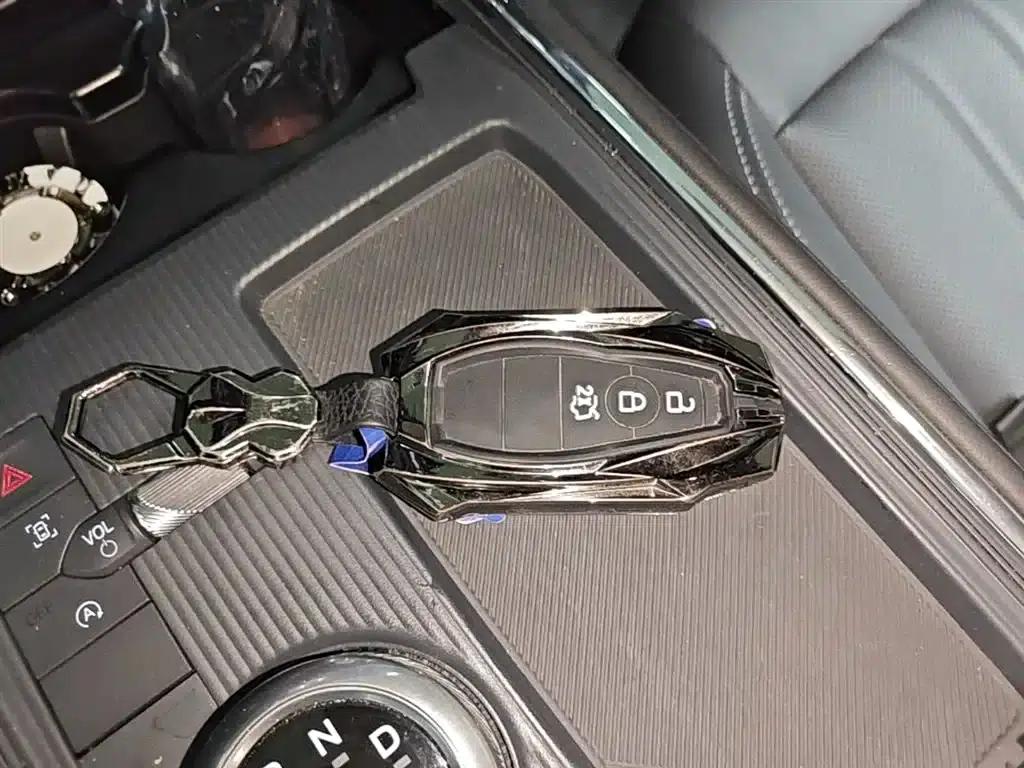 2025 Ford Mondeo 2.0T EcoBoost Luxury — миниатюра 9