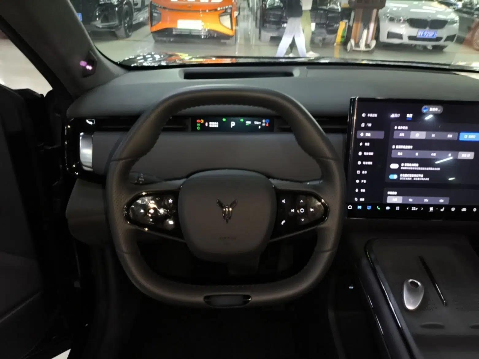VOYAH COURAGE 2024 Four-Wheel Drive Global Edition — миниатюра 14