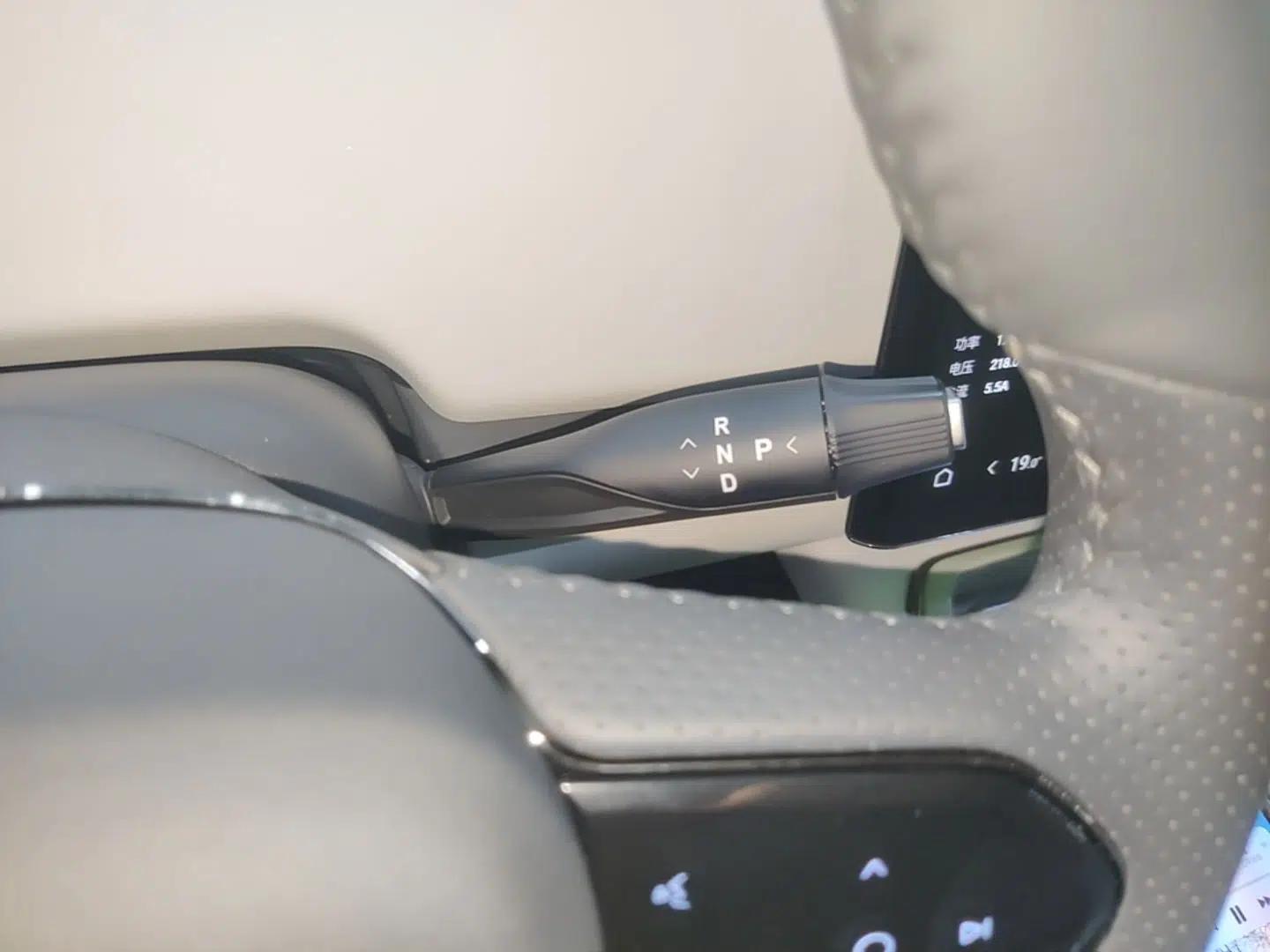 VOYAH COURAGE 2024 Ultra-Long Range Smart Enjoyment Version — миниатюра 17