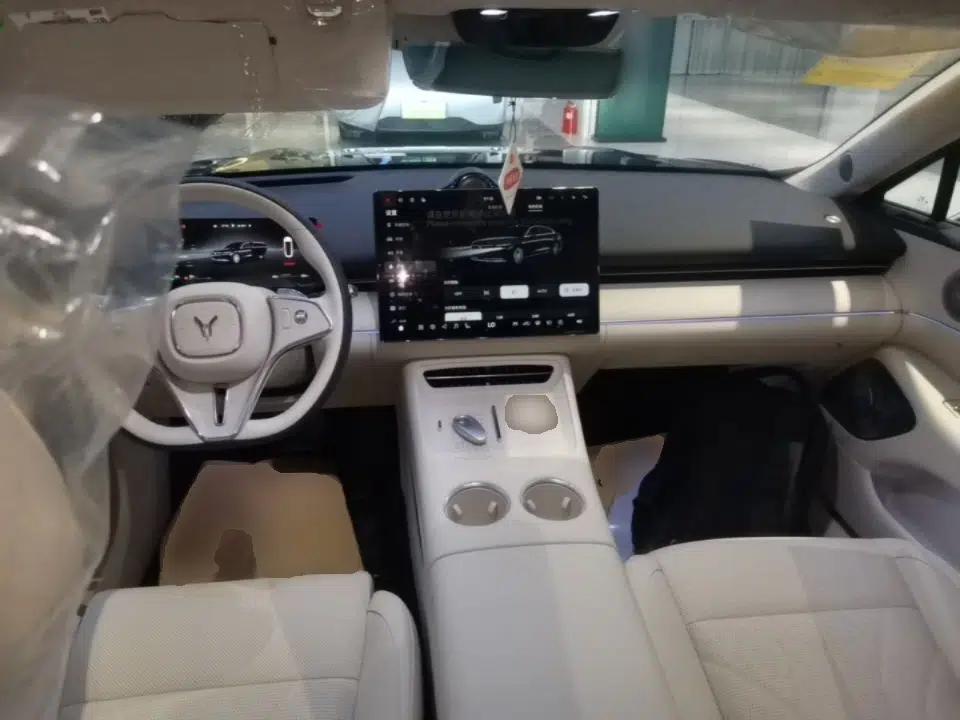 VOYAH Lantu Chiguang L 2026 Four-Wheel-Drive Ultra — миниатюра 13
