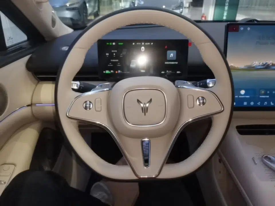 VOYAH Lantu Chiguang L 2026 Four-Wheel-Drive Ultra — миниатюра 14