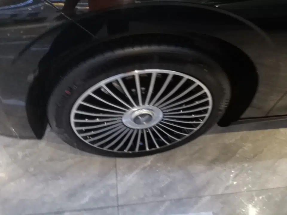 VOYAH Lantu Chiguang L 2026 Four-Wheel-Drive Ultra — миниатюра 8