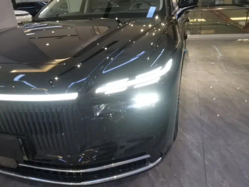 VOYAH Lantu Chiguang L 2026 Four-Wheel-Drive Ultra — миниатюра 9