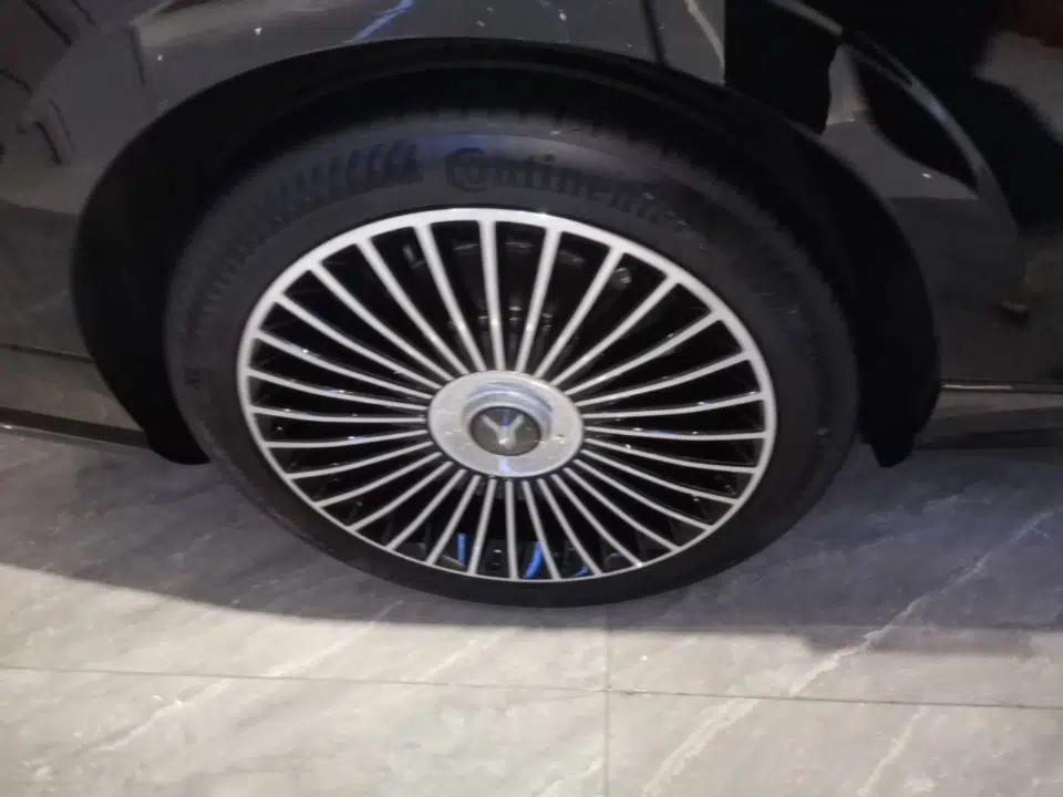 VOYAH Lantu Chiguang L 2026 Four-Wheel-Drive Ultra — миниатюра 10