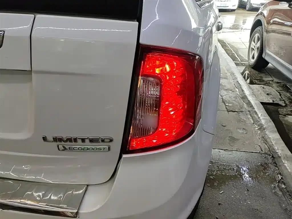 Ford Edge (Imported) 2012 2.0T Premium Edition — миниатюра 8