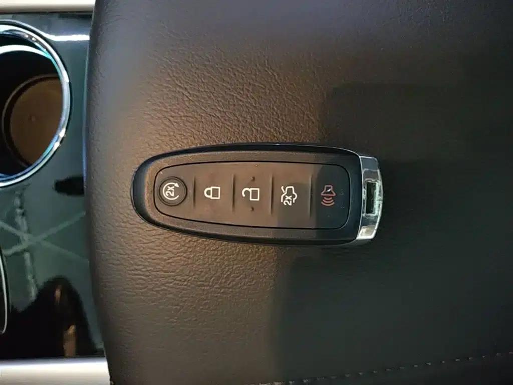 Ford Edge (Imported) 2012 2.0T Premium Edition — миниатюра 9