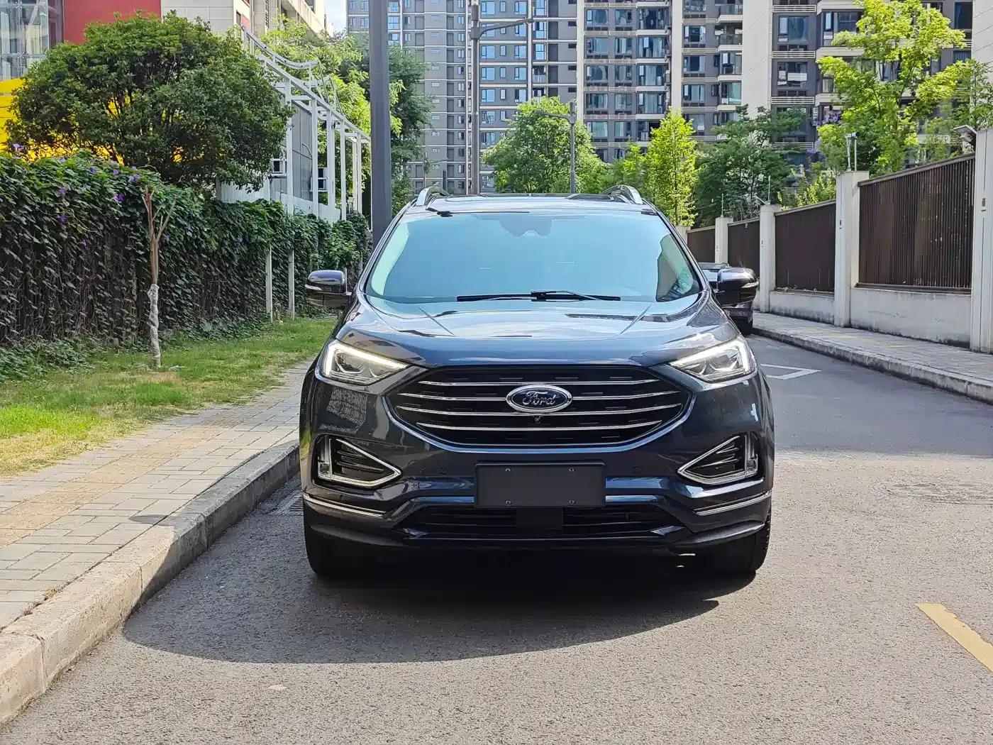 2020 Ford Edge EcoBoost 245 2WD Luxury 7-seater — миниатюра 2