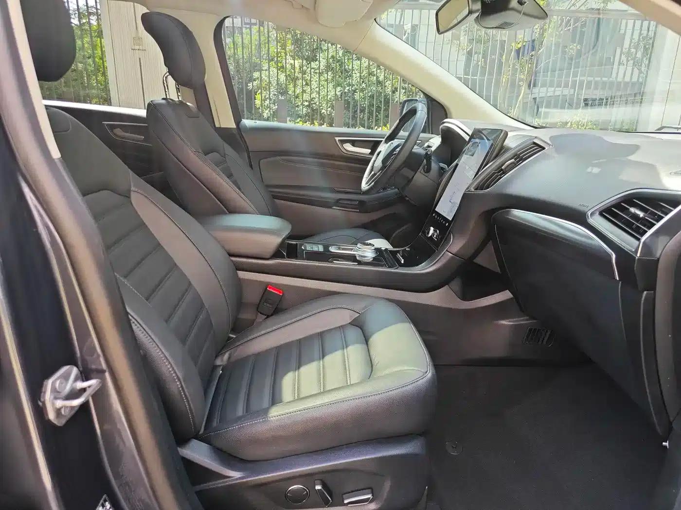2020 Ford Edge EcoBoost 245 2WD Luxury 7-seater — миниатюра 23