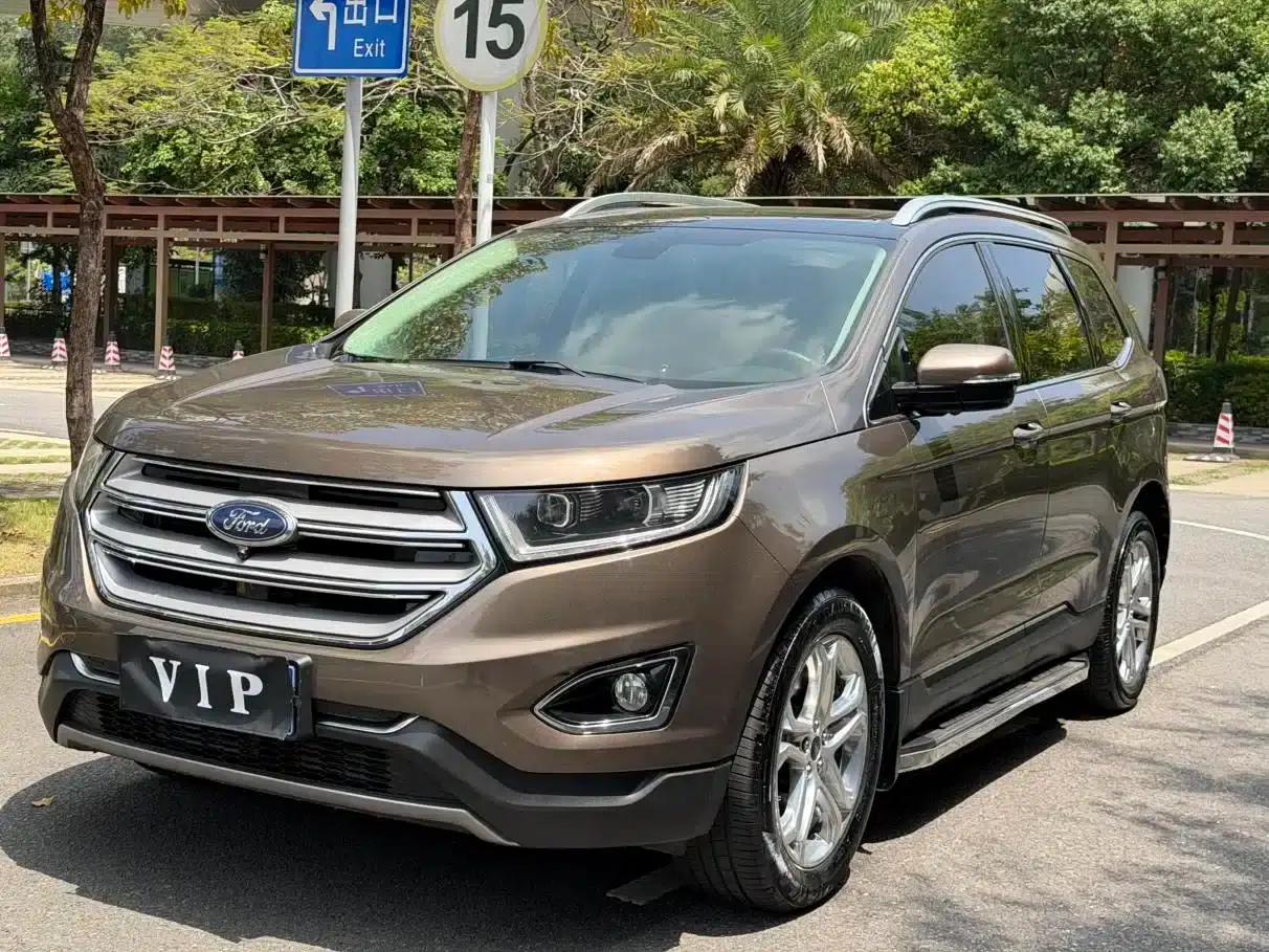 2016 Ford Edge EcoBoost 245 2WD Luxury 7-seater — миниатюра 1