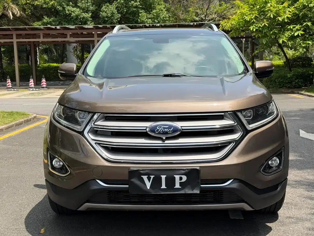 2016 Ford Edge EcoBoost 245 2WD Luxury 7-seater — миниатюра 2