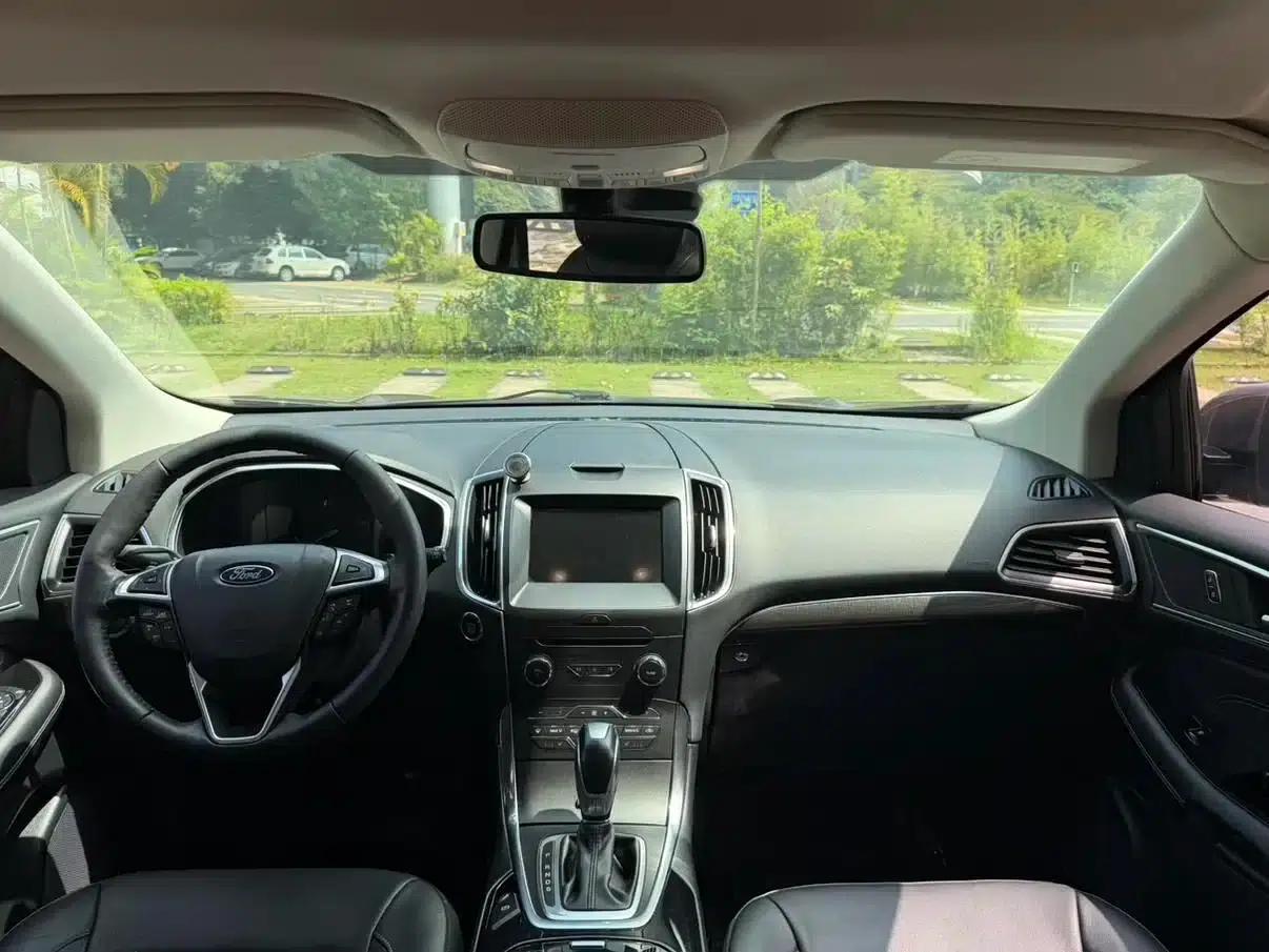 2016 Ford Edge EcoBoost 245 2WD Luxury 7-seater — миниатюра 12