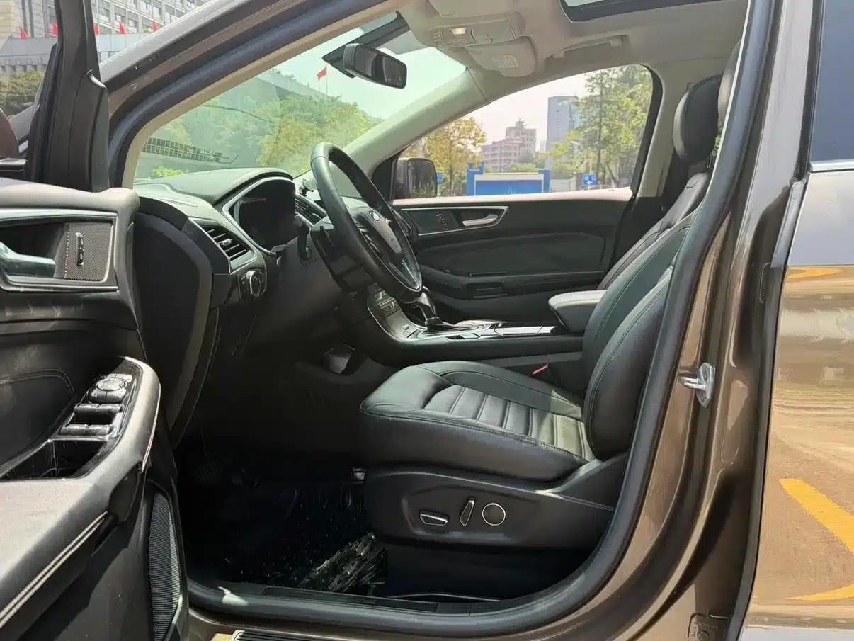 2016 Ford Edge EcoBoost 245 2WD Luxury 7-seater — миниатюра 14