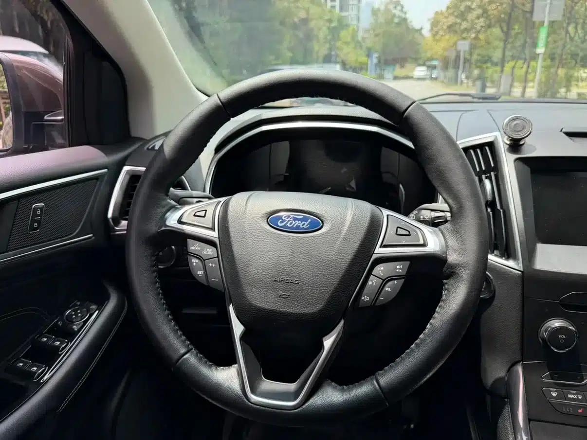 2016 Ford Edge EcoBoost 245 2WD Luxury 7-seater — миниатюра 7