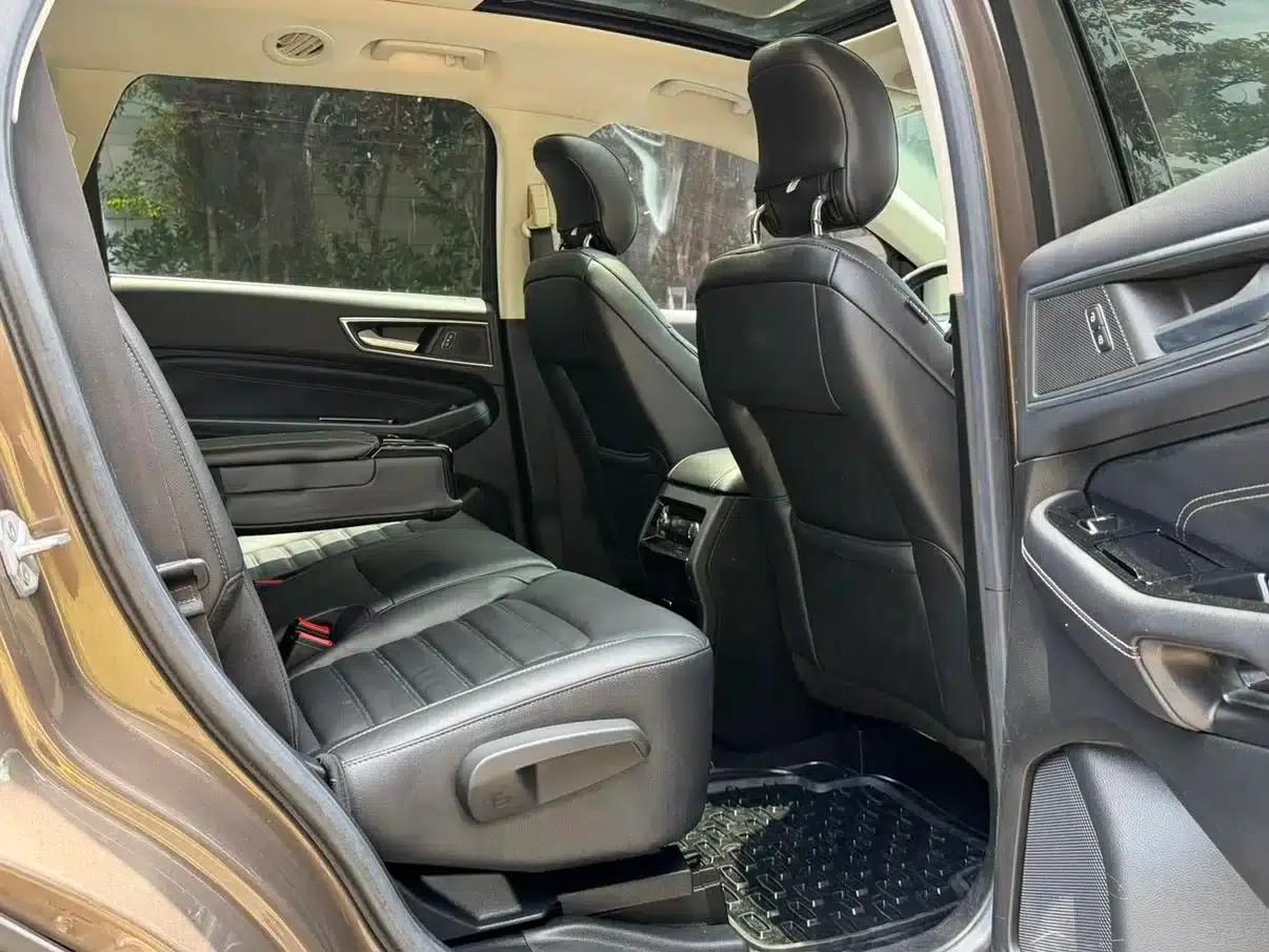 2016 Ford Edge EcoBoost 245 2WD Luxury 7-seater — миниатюра 10
