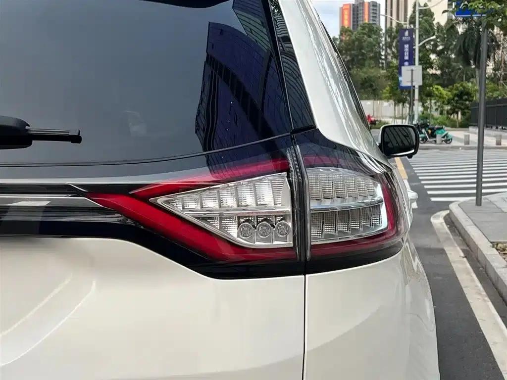 Edge 2015 2.0T GTDi 2WD Elite — миниатюра 21
