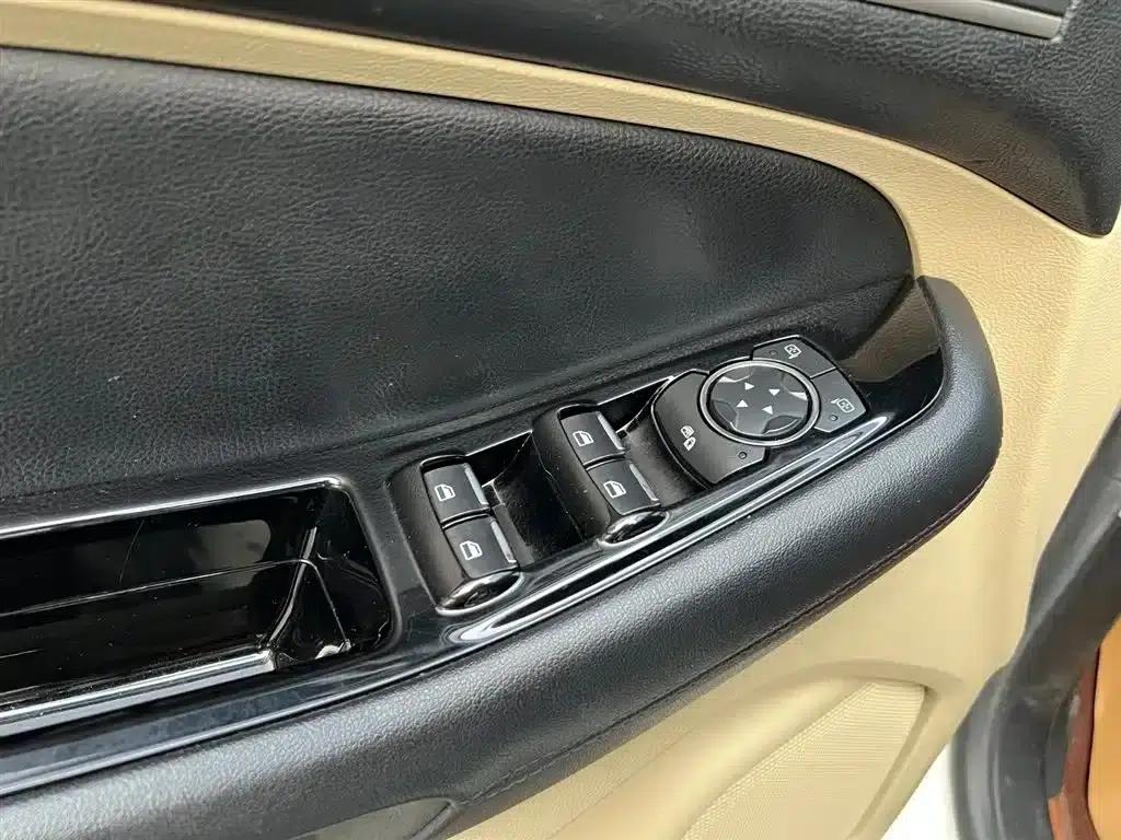 Edge 2015 2.0T GTDi 2WD Elite — миниатюра 7