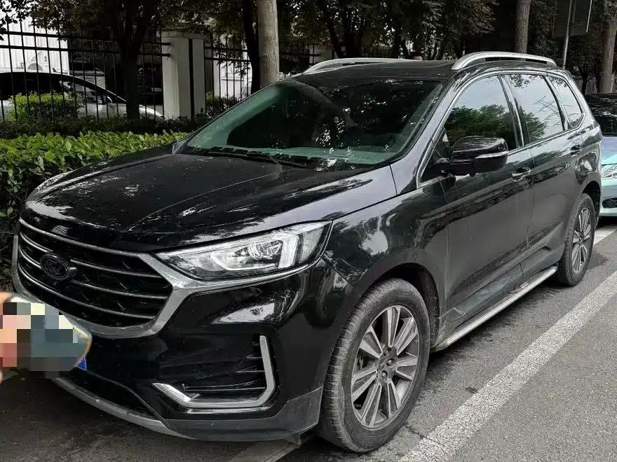Edge 2022 PLUS EcoBoost 245 AWD Platinum Edition 7-seater — миниатюра 1