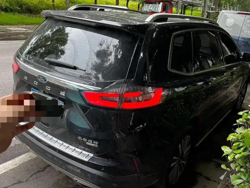 Edge 2022 PLUS EcoBoost 245 AWD Platinum Edition 7-seater — миниатюра 7
