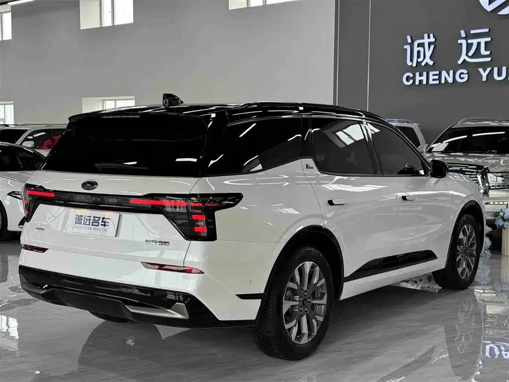 2023 Ford Edge L 2.0T EcoBoost AWD 7-Seat Supreme Edition — миниатюра 4