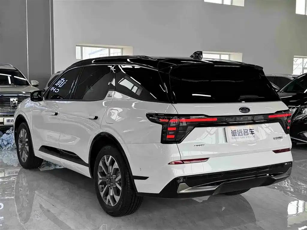 2023 Ford Edge L 2.0T EcoBoost AWD 7-Seat Supreme Edition — миниатюра 6