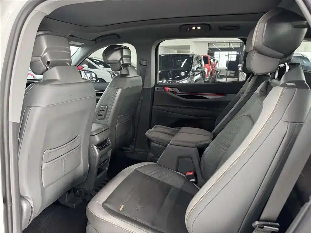 2023 Ford Edge L 2.0T EcoBoost AWD 7-Seat Supreme Edition — миниатюра 8