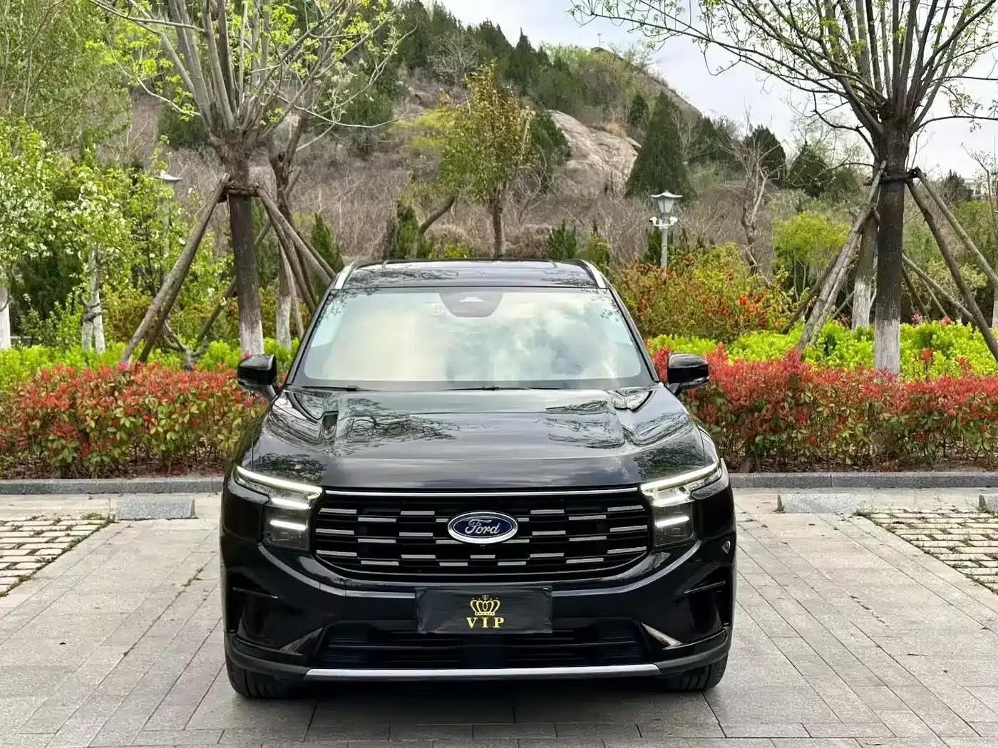 2025 Ford Edge L 2.0T EcoBoost 2WD 7-Seat Luxury — миниатюра 2