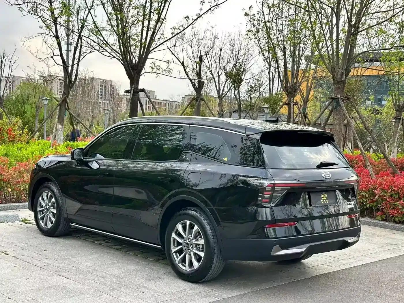 2025 Ford Edge L 2.0T EcoBoost 2WD 7-Seat Luxury — миниатюра 7