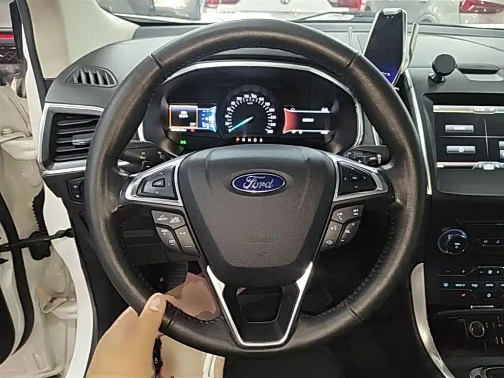 Edge 2015 2.0T GTDi AWD Luxury Edition — миниатюра 3