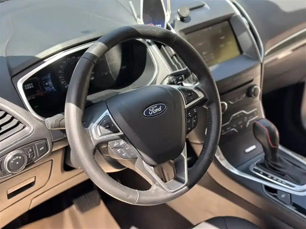 Edge 2015 2.0T GTDi AWD Luxury Edition — миниатюра 21