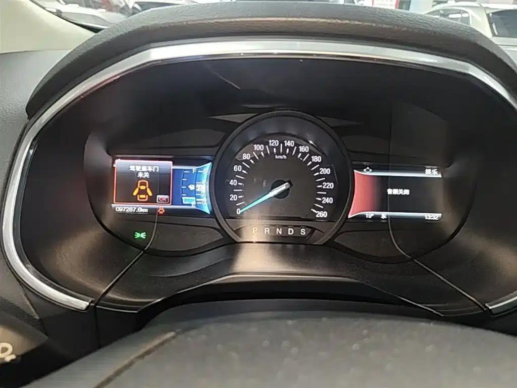 Edge 2015 2.0T GTDi AWD Luxury Edition — миниатюра 4