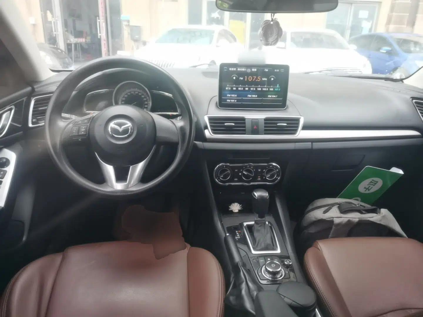 Mazda 3 Axela 2016 Sedan 1.5L Automatic Comfort Model — миниатюра 13