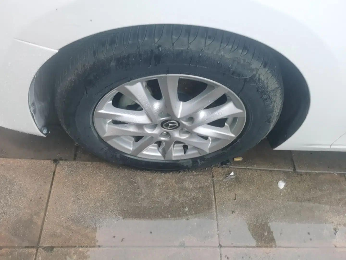 Mazda 3 Axela 2016 Sedan 1.5L Automatic Comfort Model — миниатюра 8
