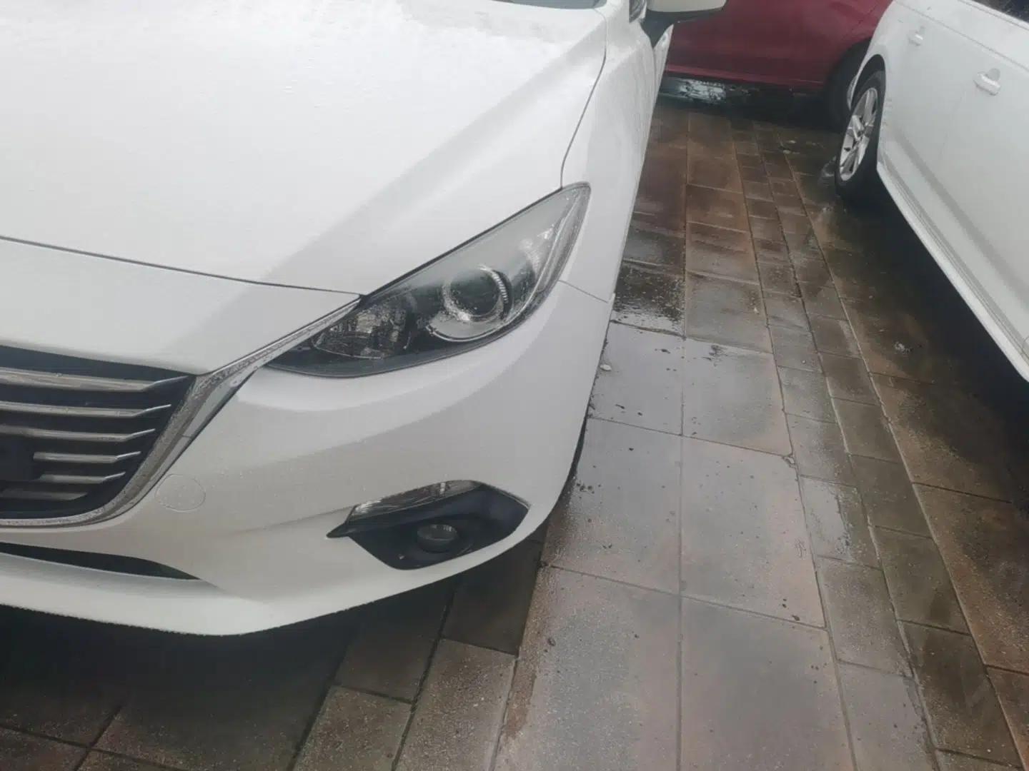 Mazda 3 Axela 2016 Sedan 1.5L Automatic Comfort Model — миниатюра 9