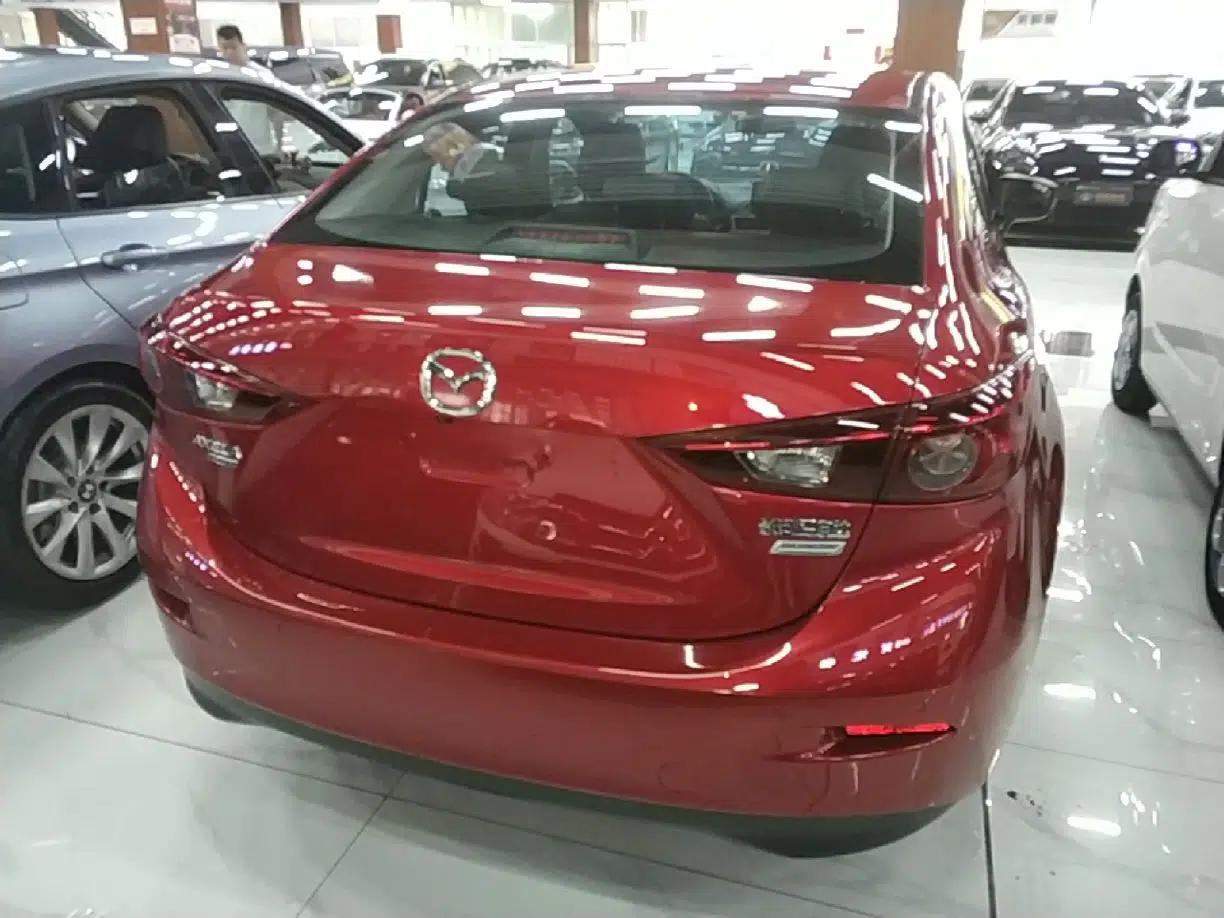 Mazda 3 Axela 2016 Sedan 1.5L Automatic Luxury Model — миниатюра 3