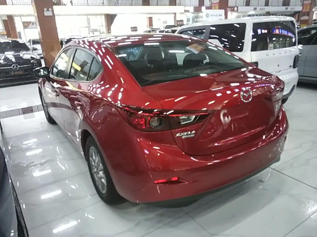 Mazda 3 Axela 2016 Sedan 1.5L Automatic Luxury Model — миниатюра 7