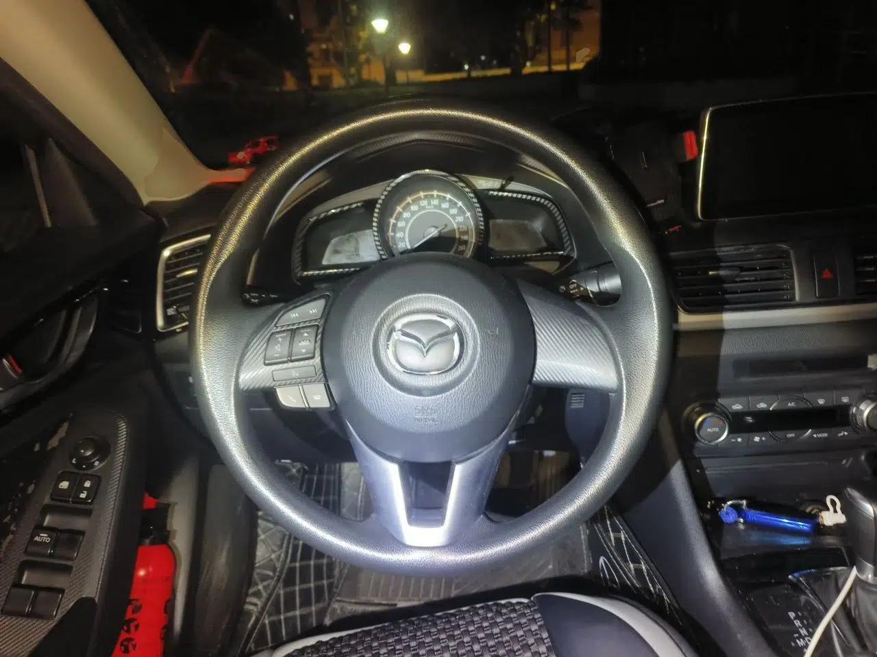 Mazda 3 Axela 2016 Sedan 1.5L Automatic Luxury Model — миниатюра 11
