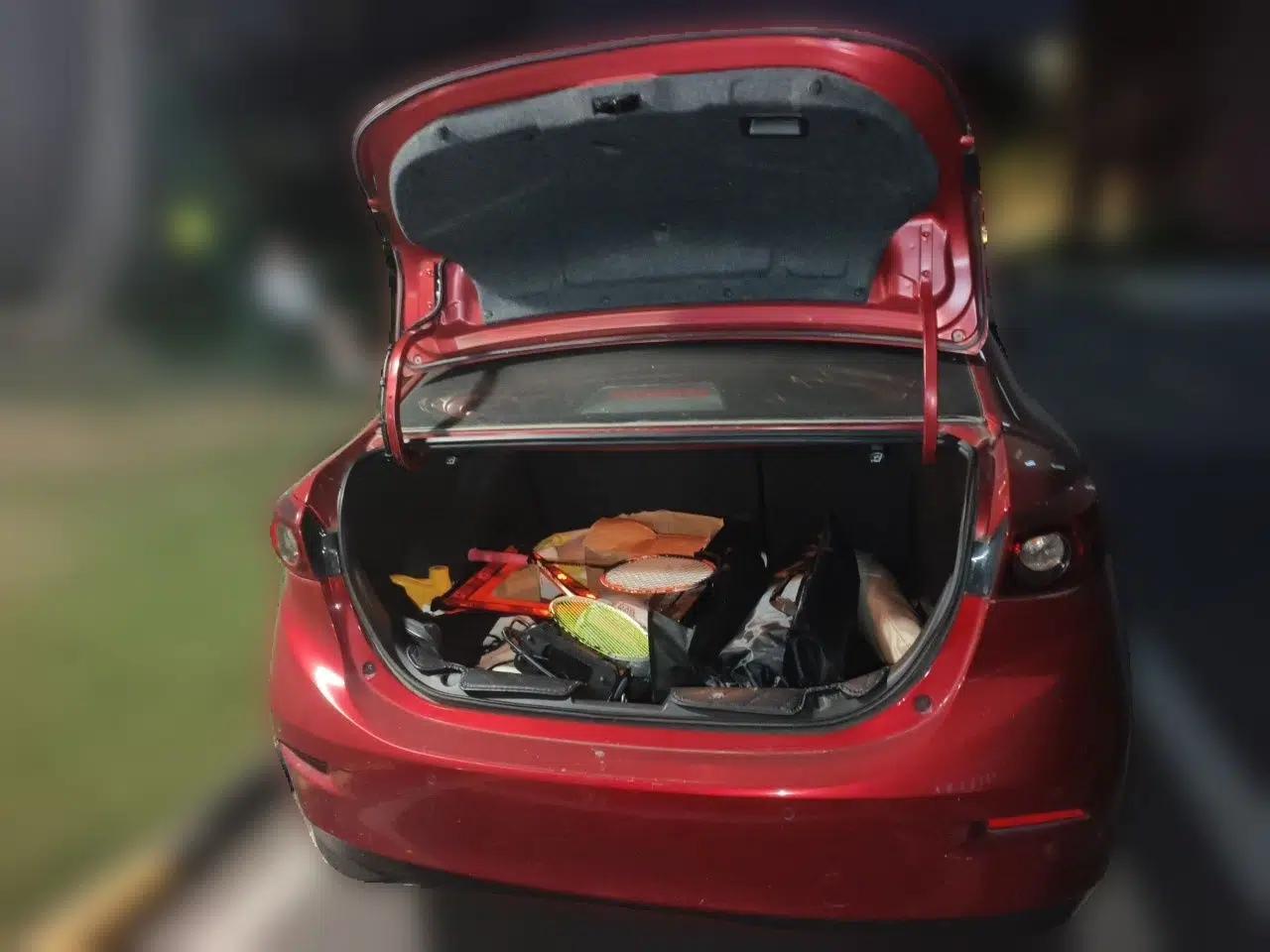 Mazda 3 Axela 2016 Sedan 1.5L Automatic Luxury Model — миниатюра 20
