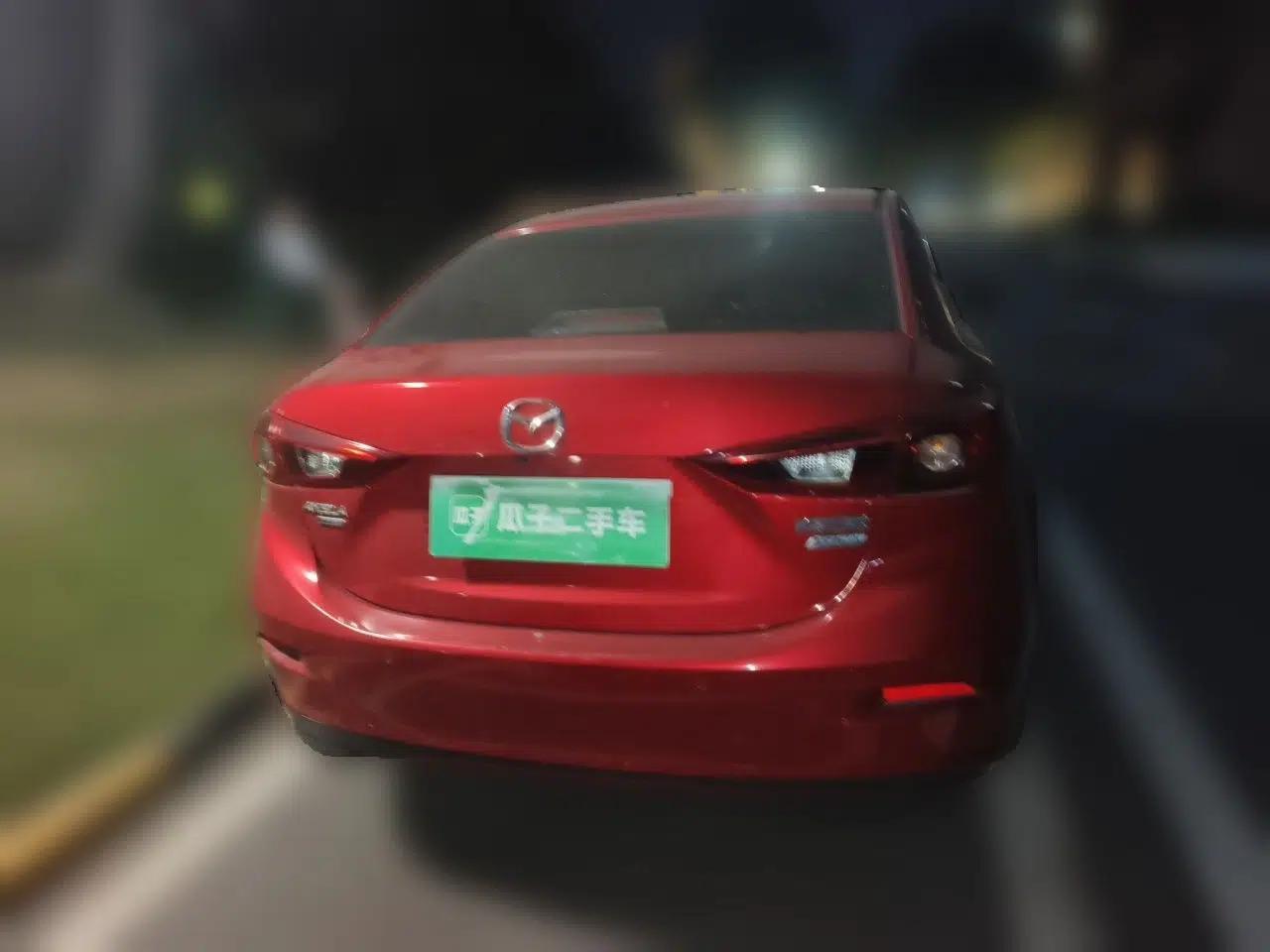Mazda 3 Axela 2016 Sedan 1.5L Automatic Luxury Model — миниатюра 5