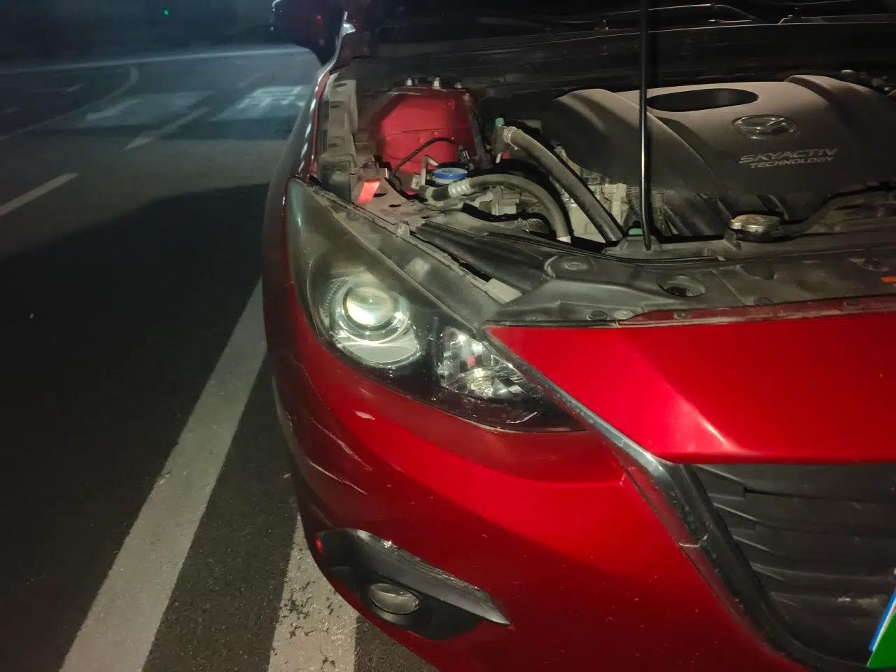 Mazda 3 Axela 2016 Sedan 1.5L Automatic Luxury Model — миниатюра 7
