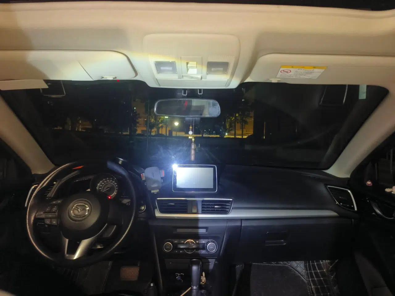 Mazda 3 Axela 2016 Sedan 1.5L Automatic Luxury Model — миниатюра 10