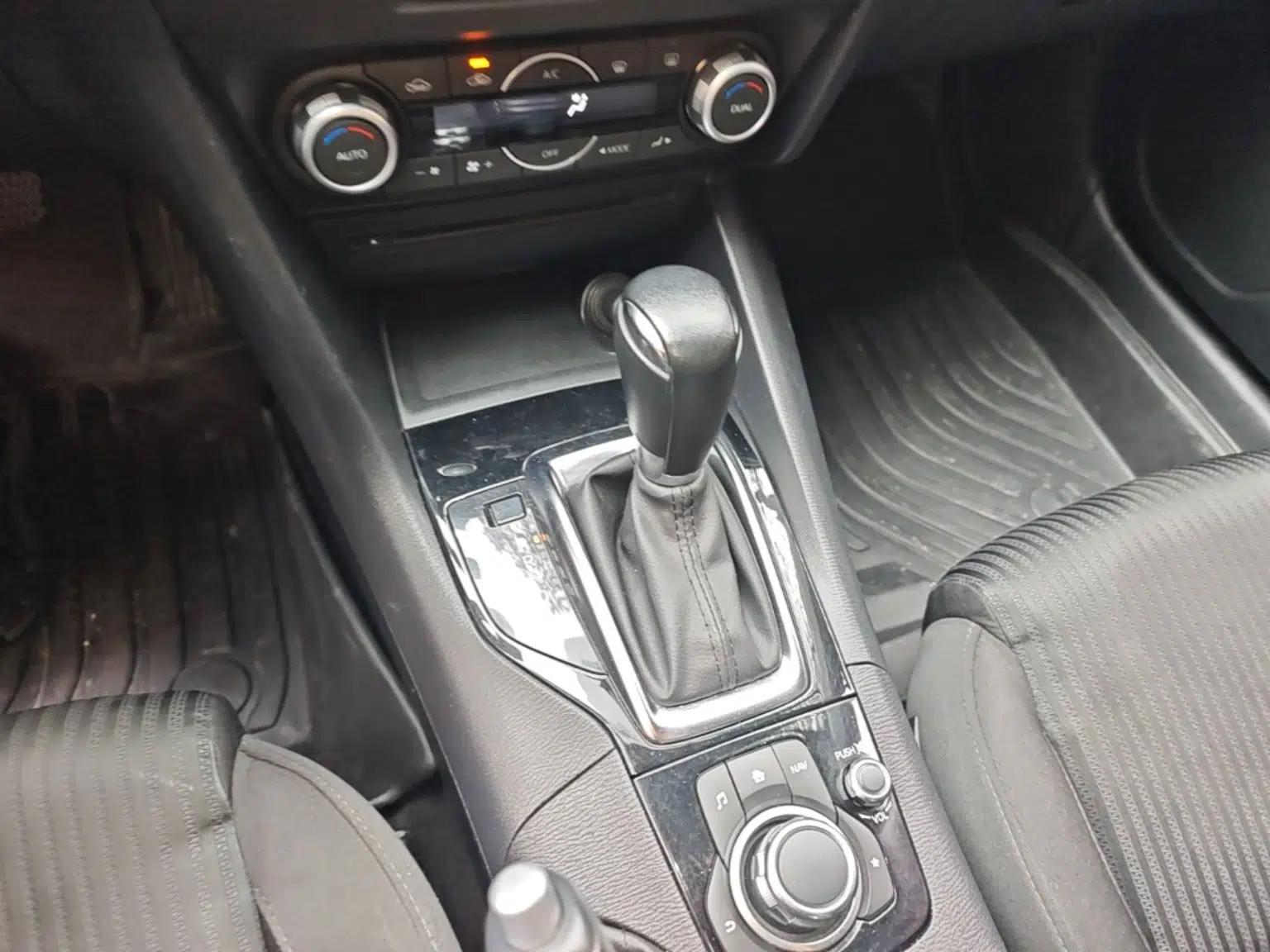 Mazda 3 Axela 2014 Sedan 1.5L Automatic Luxury Model — миниатюра 15