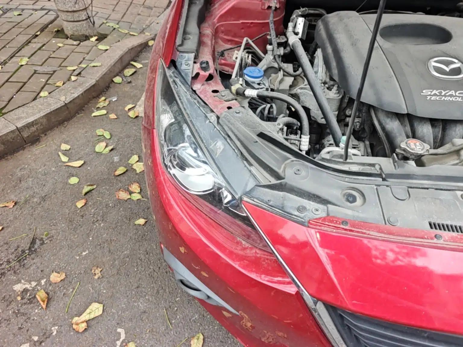Mazda 3 Axela 2014 Sedan 1.5L Automatic Luxury Model — миниатюра 7