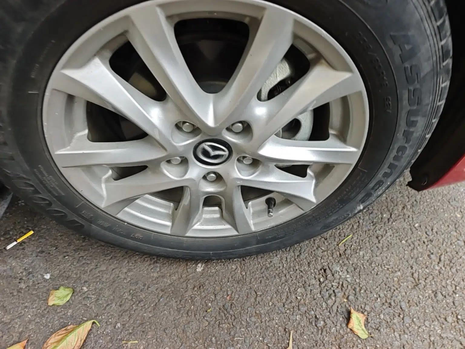Mazda 3 Axela 2014 Sedan 1.5L Automatic Luxury Model — миниатюра 8